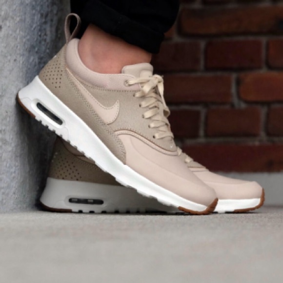 nike air max thea oatmeal